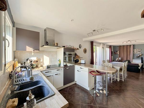 Maison 4 chambres, vie de plain pied, garage et jardin - 126m² - Inzinzac-Lochrist