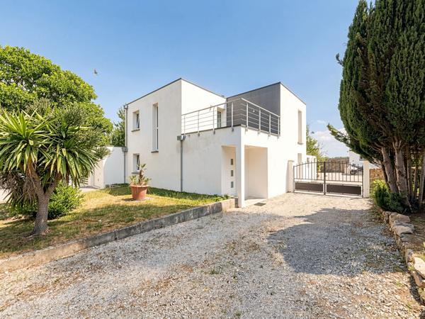 Maison 4 chambres, vie de plain pied, garage et jardin - 126m² - Inzinzac-Lochrist