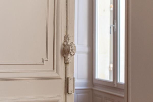 Haussmannien d’exception de plain pied avec parking Boulevard Foch
