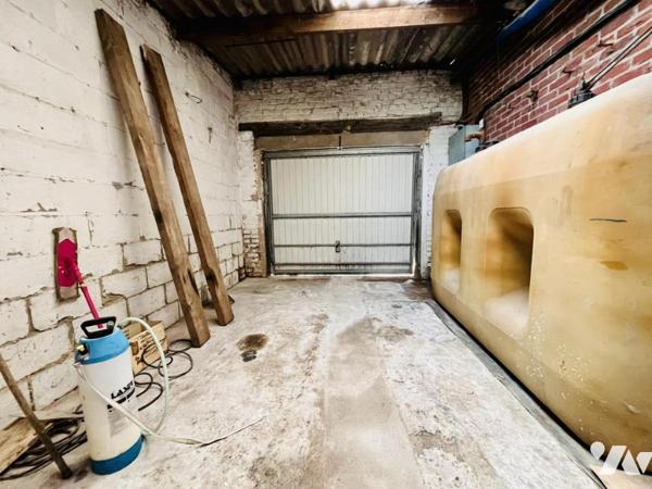 Maison semi-individuelle 4 chambres avec jardin, garage et dépendances