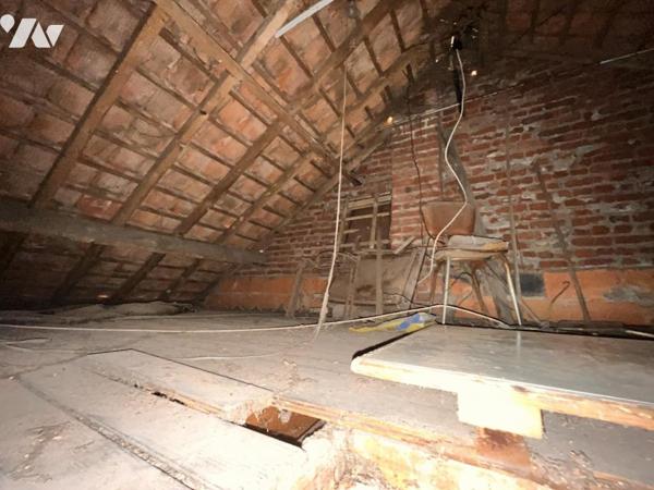 Maison semi-individuelle 4 chambres avec jardin, garage et dépendances