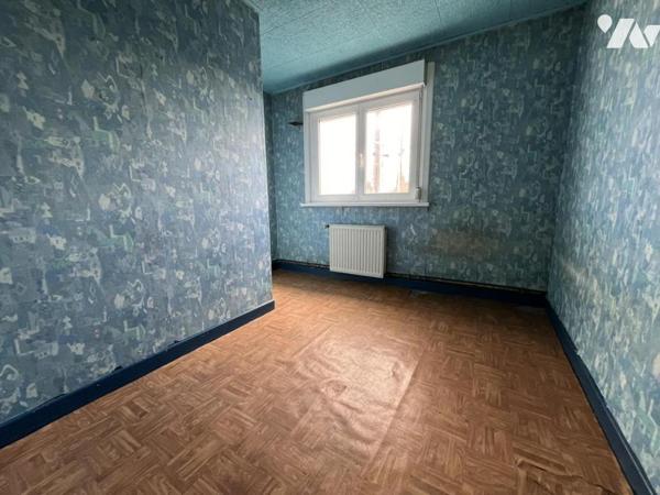 Maison semi-individuelle 4 chambres avec jardin, garage et dépendances