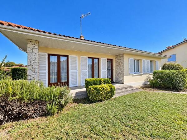 Maison à vendre Saint Pierre Du Mont quartier Manot plain-pied 3 chambres garage carport