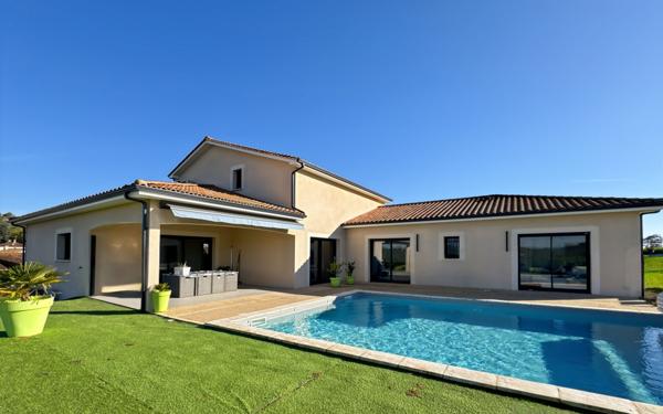 Maison à vendre    6 pièces • 200 m2 Trélissac