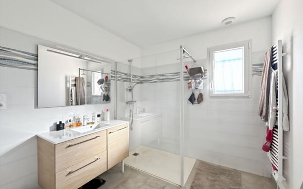 Maison à vendre    6 pièces • 200 m2 Trélissac