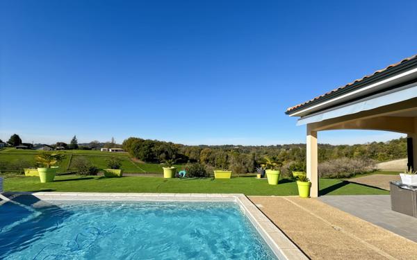 Maison à vendre    6 pièces • 200 m2 Trélissac