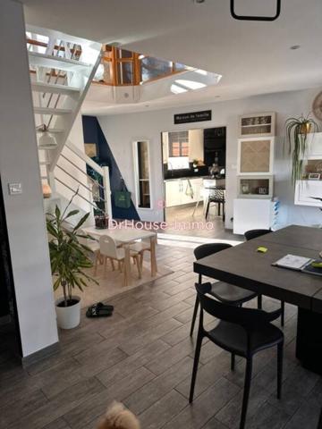 Maison à vendre 8 pièces de 220 m²