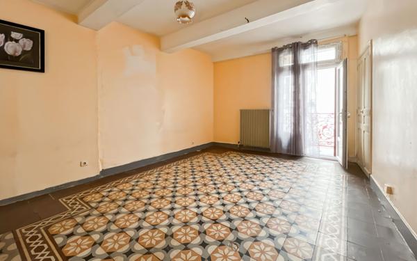 Immeuble à vendre    9 pièces • 224 m2 Béziers