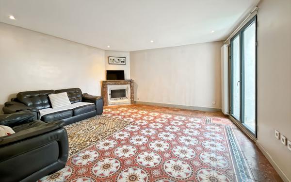 Immeuble à vendre    9 pièces • 224 m2 Béziers