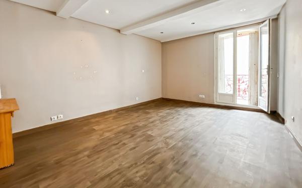Immeuble à vendre    9 pièces • 224 m2 Béziers