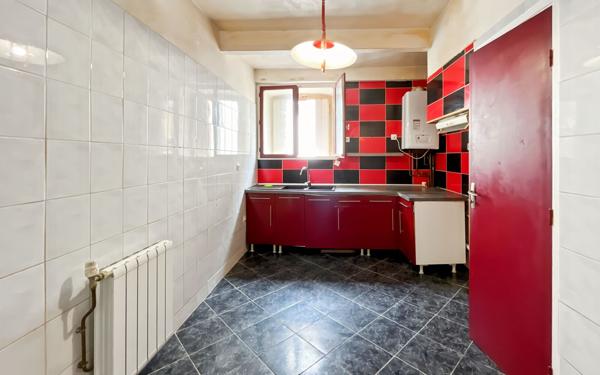 Immeuble à vendre    9 pièces • 224 m2 Béziers