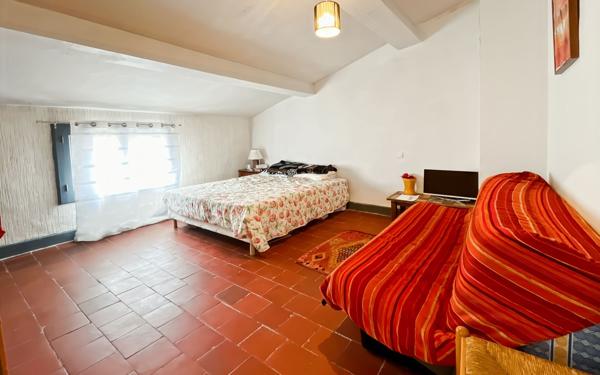 Immeuble à vendre    9 pièces • 224 m2 Béziers