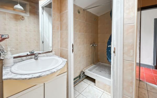 Immeuble à vendre    9 pièces • 224 m2 Béziers