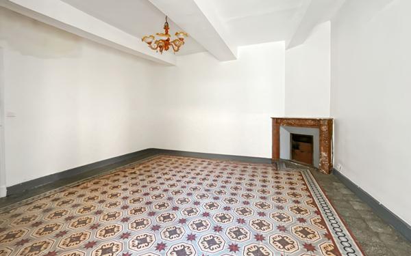 Immeuble à vendre    9 pièces • 224 m2 Béziers