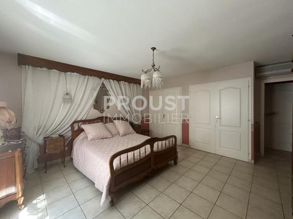 En exclusivité maison plain-pied Magné de 200 m² environ