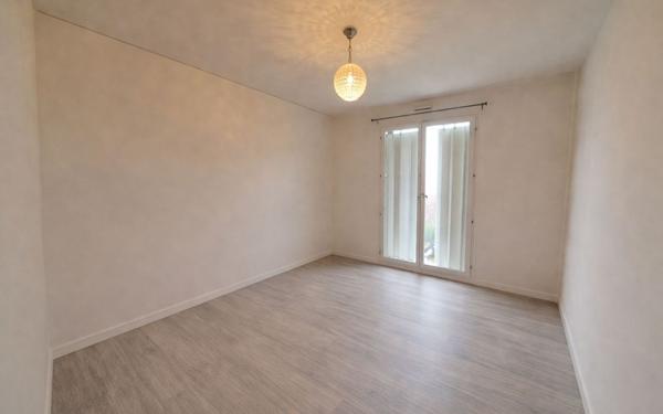 Appartement à louer    2 pièces •  Maisons-Alfort