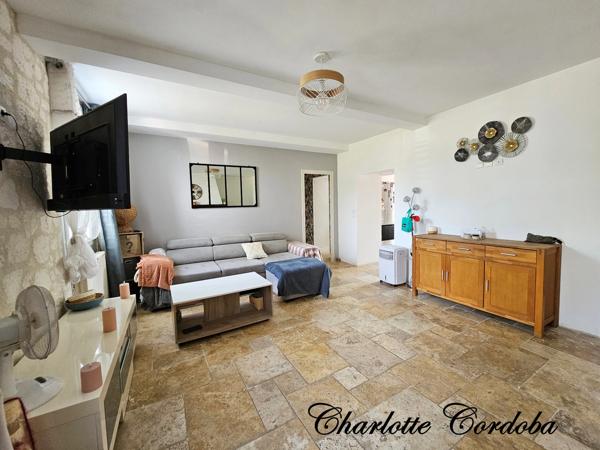 🏡 Maison de plain-pied 3 pièces rénovée avec jardin de 610 m² et double garage – Le calme à deux pas des commodités !