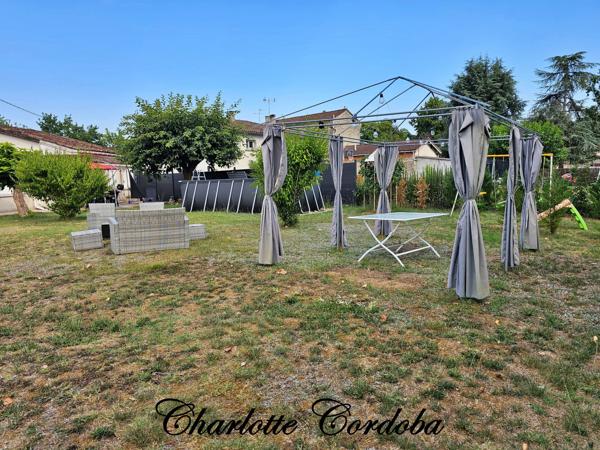 🏡 Maison de plain-pied 3 pièces rénovée avec jardin de 610 m² et double garage – Le calme à deux pas des commodités !