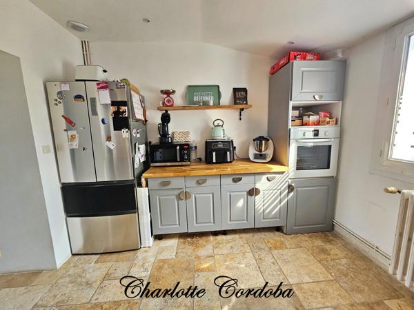🏡 Maison de plain-pied 3 pièces rénovée avec jardin de 610 m² et double garage – Le calme à deux pas des commodités !