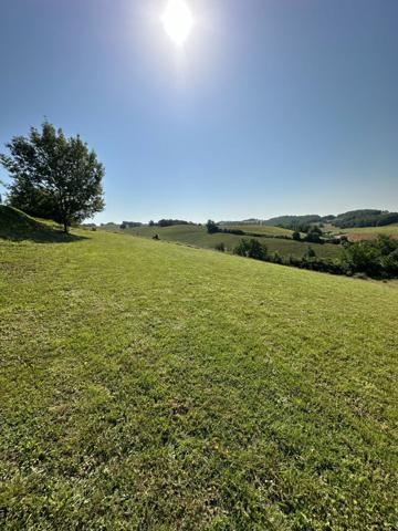 A VENDRE terrain constructible de 5031 m2 à Miramont d'Astarac