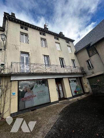 Immeuble de rapport - Plein c?ur de Pleaux (CANTAL)

Situé dans le bourg de Pleaux, découvrez...
