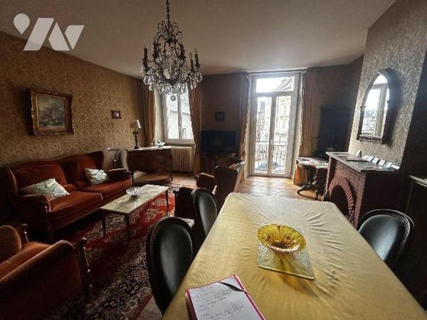 Immeuble de rapport - Plein c?ur de Pleaux (CANTAL)

Situé dans le bourg de Pleaux, découvrez...