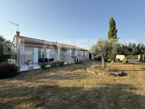 MAISON DE TYPE 5 DE PLAIN PIED AVEC TERRASSES ET PISCINE