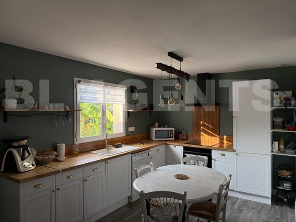 MAISON DE TYPE 5 DE PLAIN PIED AVEC TERRASSES ET PISCINE