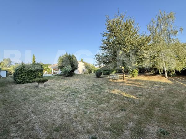 MAISON DE TYPE 5 DE PLAIN PIED AVEC TERRASSES ET PISCINE