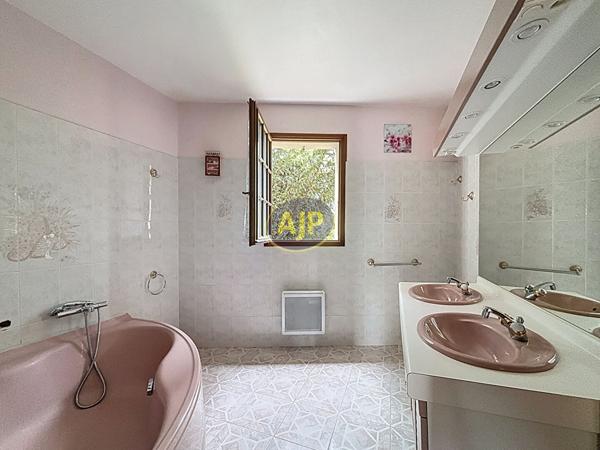 Vente maison Bords : 295 540 € - AJP Immobilier Rochefort