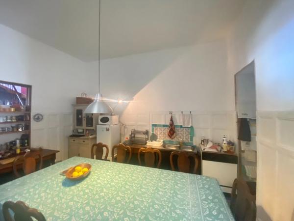 EN EXCLUSIVITE ! Maison de ville de caractère, 248m², 6 chambres, avec cour 153 500 €