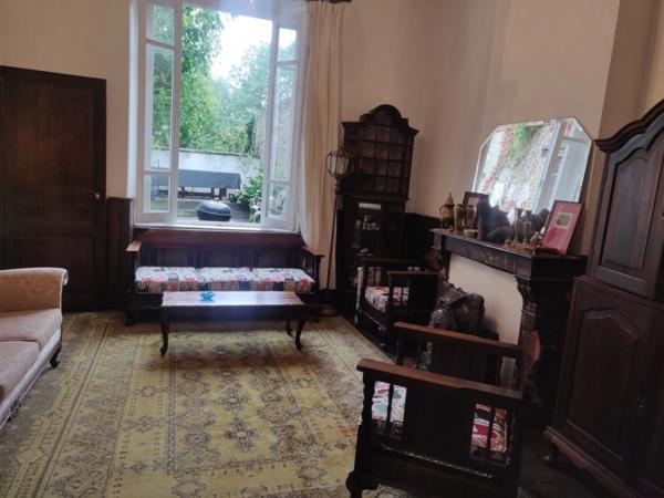 EN EXCLUSIVITE ! Maison de ville de caractère, 248m², 6 chambres, avec cour 153 500 €