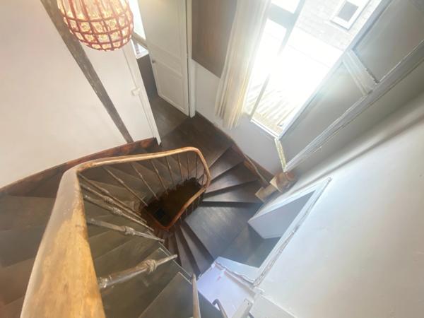 EN EXCLUSIVITE ! Maison de ville de caractère, 248m², 6 chambres, avec cour 153 500 €