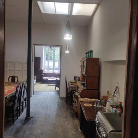 EN EXCLUSIVITE ! Maison de ville de caractère, 248m², 6 chambres, avec cour 153 500 €