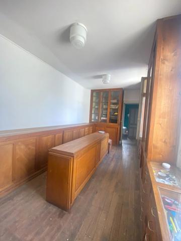 EN EXCLUSIVITE ! Maison de ville de caractère, 248m², 6 chambres, avec cour 153 500 €