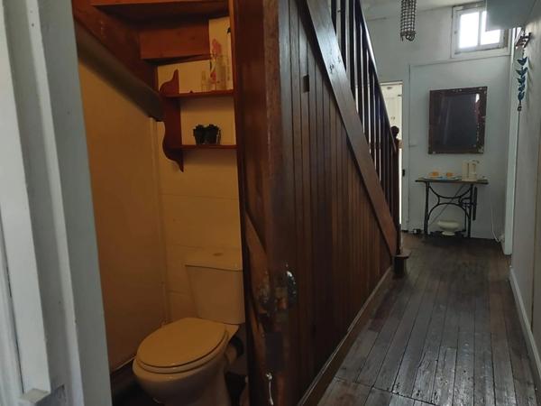 EN EXCLUSIVITE ! Maison de ville de caractère, 248m², 6 chambres, avec cour 153 500 €