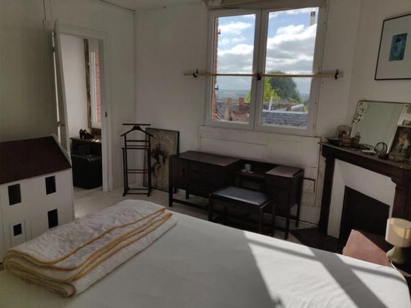 EN EXCLUSIVITE ! Maison de ville de caractère, 248m², 6 chambres, avec cour 153 500 €