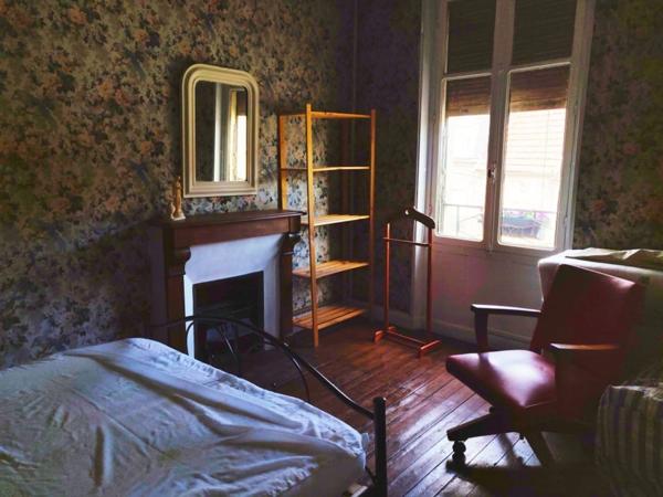 EN EXCLUSIVITE ! Maison de ville de caractère, 248m², 6 chambres, avec cour 153 500 €