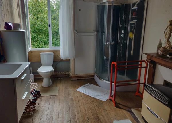 EN EXCLUSIVITE ! Maison de ville de caractère, 248m², 6 chambres, avec cour 153 500 €