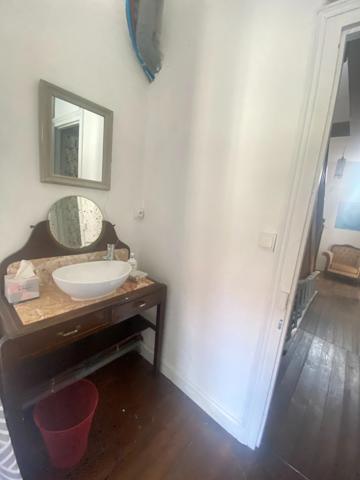 EN EXCLUSIVITE ! Maison de ville de caractère, 248m², 6 chambres, avec cour 153 500 €