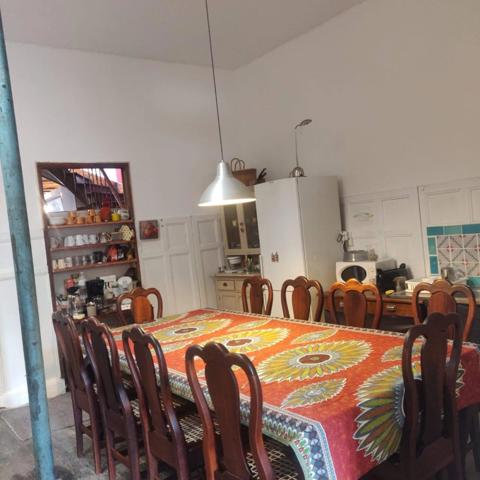 EN EXCLUSIVITE ! Maison de ville de caractère, 248m², 6 chambres, avec cour 153 500 €