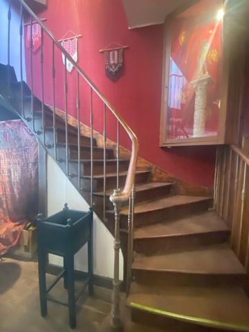 EN EXCLUSIVITE ! Maison de ville de caractère, 248m², 6 chambres, avec cour 153 500 €