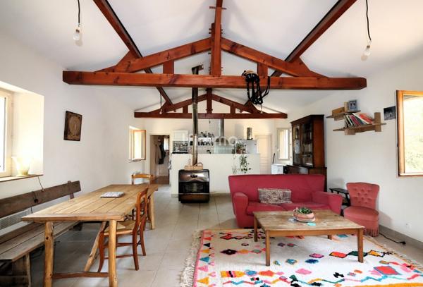 Chartreuse avec longère et moulin sur un terrain de 24086m²