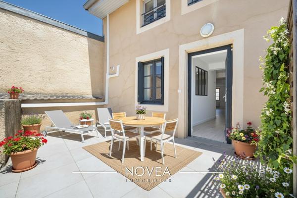 Duplex 100 m2 hyper centre avec terrasse au calme