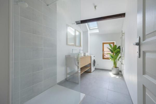 Duplex 100 m2 hyper centre avec terrasse au calme