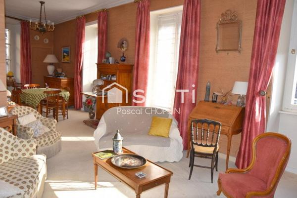 Grand immeuble à fort potentiel