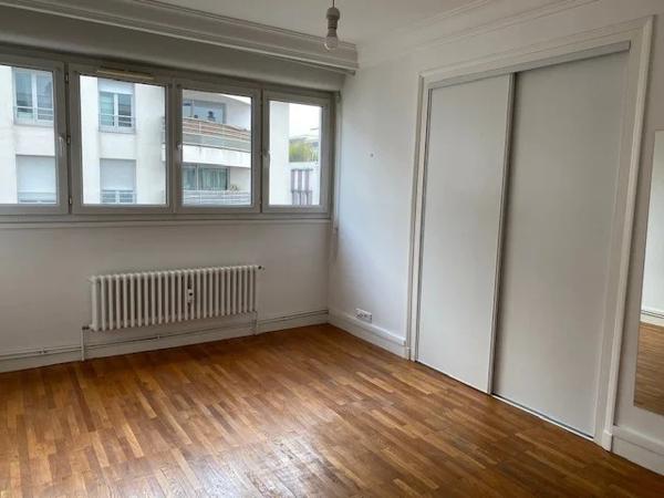 APPARTEMENT T2 A LOUER - VILLEURBANNE Gratte-Ciel-Est 59.13 m 2 940 € charges comprises par mois