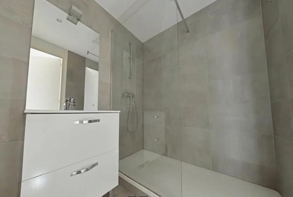 APPARTEMENT T2 A LOUER - VILLEURBANNE Gratte-Ciel-Est 59.13 m 2 940 € charges comprises par mois