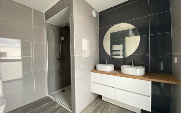 Appartement à louer    4 pièces • 151,50 m2 La Rochelle