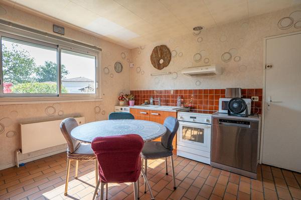 Maison Charmante maison de plain pied - 4 chambres - Corbiac 117 m²